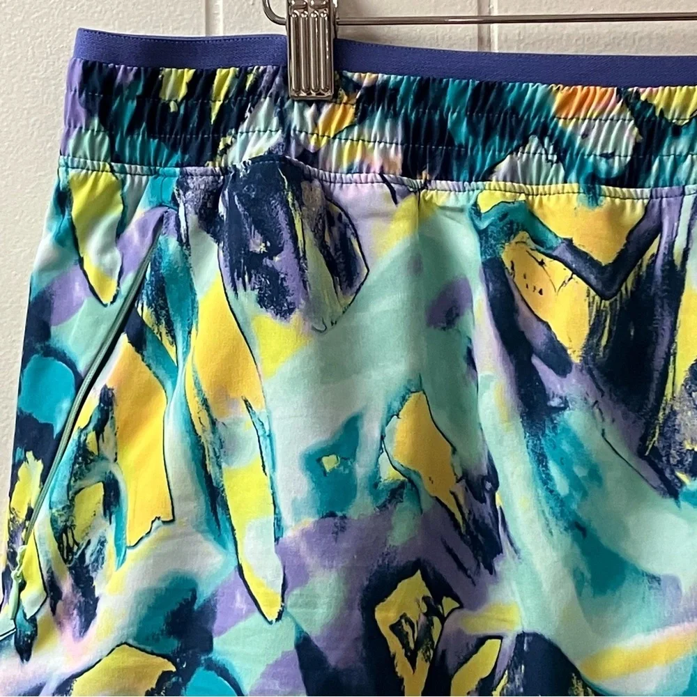 NWOT TEK GEAR Womens Workout Abstract Mid Rise Shorts XXL Lined Elastic Waist